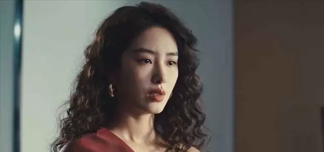 周媚与林展翘双线叙事揭示女性经济依附困境 - 细节速览 周媚与林展翘双线叙事揭示女性经济依附困境 - 细节速览